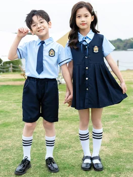 Darželio uniformas, vasaros rūbas, anglų stiliaus vaikų marškiniai, uniformos, dangus mėlynas pradinės mokyklos mokiniai, trumpas